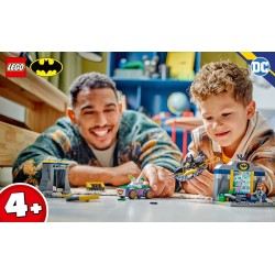 De Batcave™ met Batman™, Batgirl™ en The Joker™