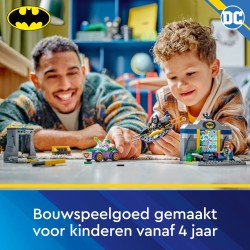 De Batcave™ met Batman™, Batgirl™ en The Joker™