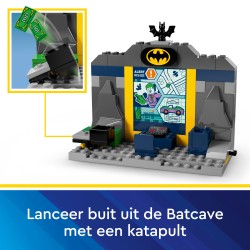 De Batcave™ met Batman™, Batgirl™ en The Joker™