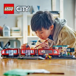 LEGO City 60423 Tram e fermata del tram