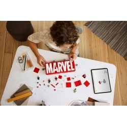 Logotipo MARVEL y Minifiguras