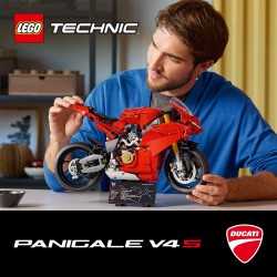 Ducati Panigale V4 S motor