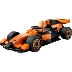 F1® coureur met McLaren racewagen