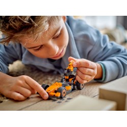 LEGO City 60442 Pilota e monoposto McLaren F1®