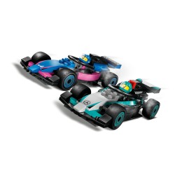 Garaje de F1® con Coches Mercedes-AMG y Alpine