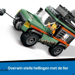 4x4 terreinwagen voor in de bergen