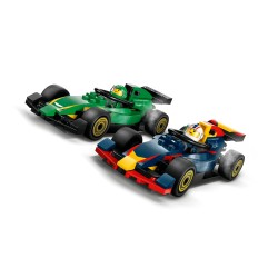 F1® truck met RB20 en AMR24 F1® auto's