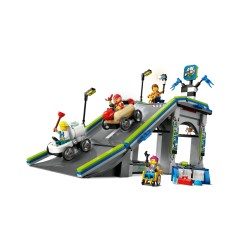 LEGO City 60460 Nessun limite: gara sulla pista a rampe